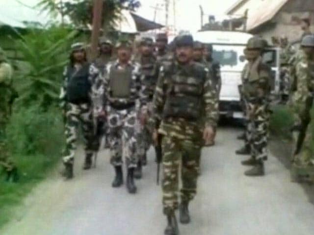 जम्मू-कश्मीर के पुलवामा में सुरक्षा बलों से हुई मुठभेड़ में दो लश्कर आतंकी ढेर