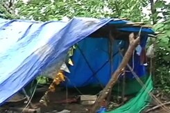 तांत्रिक के गिरोह के पास से मिला एक शव और 10 मानव खोपड़ियां तांत्रिक के गिरोह के पास से मिला एक शव और 10 मानव खोपड़ियां