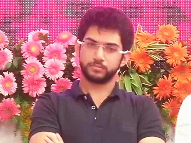 आदित्य ठाकरे की टैब योजना पर कांग्रेस ने उठाए सवाल