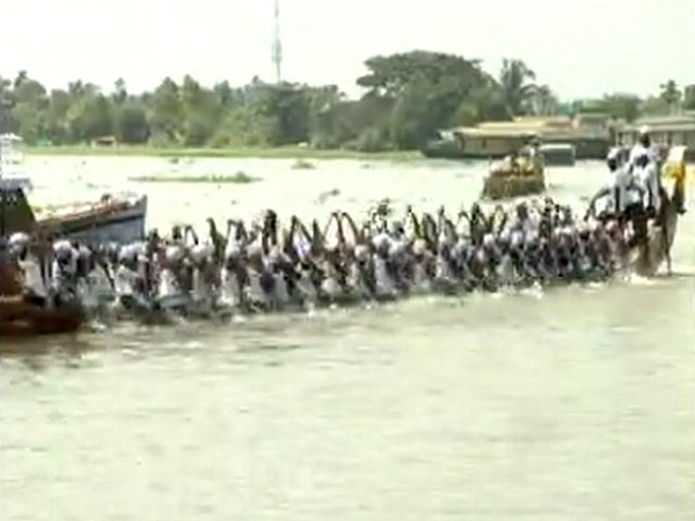 Videos : केरल की यह नौका दौड़ देख रोमांच से भर उठेंगे आप
