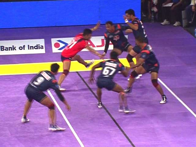 Pro Kabaddi League: Bengal Warriors Edge Dabang Delhi for Second Win