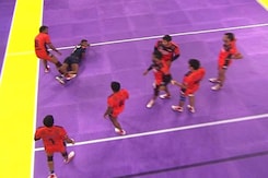 Pro Kabaddi League: U Mumba Overcome Bengal Warriors to Regain Top Spot Pro Kabaddi League: U Mumba Overcome Bengal Warriors to Regain Top Spot