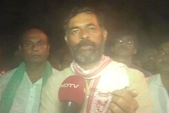 'Beaten, Manhandled,' Alleges Yogendra Yadav, Detained From Farmer Protest in Delhi 'Beaten, Manhandled,' Alleges Yogendra Yadav, Detained From Farmer Protest in Delhi