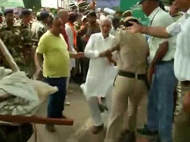 'Now We're a Security Threat?' Army Veterans Battle Eviction by Cops