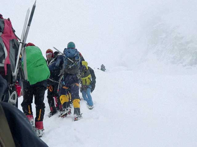Video : 30 Army Officers Hit by Two Avalanches at 19,000 Feet