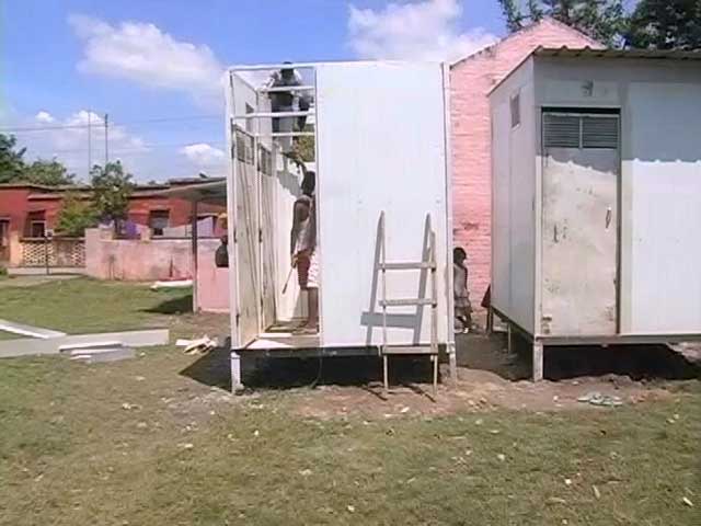 हर स्कूल में टॉयलेट देने के पीएम मोदी के वादे की पड़ताल