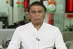 सुनील गावस्कर ने इशारों ही इशारों में कोहली को दी ये सलाह सुनील गावस्कर ने इशारों ही इशारों में कोहली को दी ये सलाह