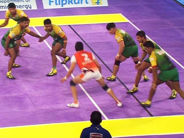 Video : Pro Kabaddi League: Patna Pirates Stay Alive With Win Over Puneri Paltan