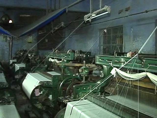 महाराष्ट्र के भिवंडी में थम गया पावरलूम का शोर, 10 लाख मजदूरों की आमदनी पर असर