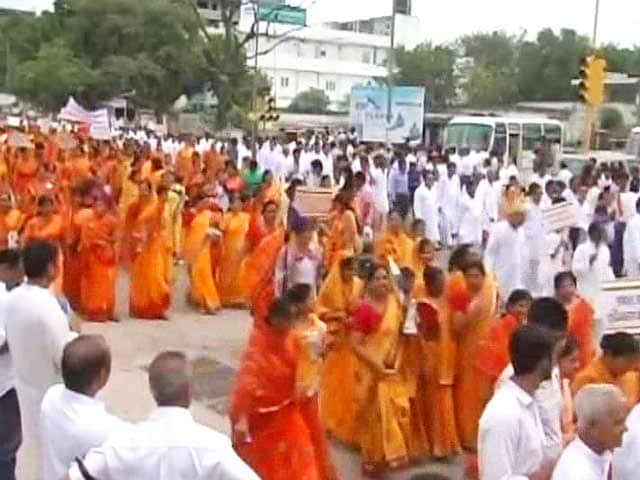 Video : Why Thousands of Jains Are Fighting For the Right to Fast Until Death