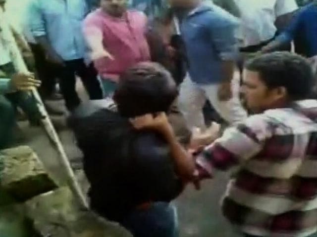 Video : Muslim Man Stripped, Tied to Pole and Beaten by Mob in Mangalore, 13 Arrested