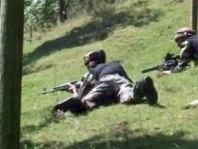 Videos : जम्मू-कश्मीर के नौगाम में एक और पाकिस्तानी आतंकी पकड़ा गया जिंदा