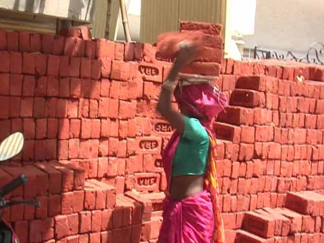 Video : Crores Meant for Labourers Spent on Ads, But Little Effect on Ground