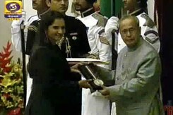 Sania Mirza Receives Khel Ratna Award From President of India Sania Mirza Receives Khel Ratna Award From President of India