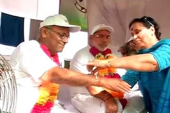 OROP : पूर्व सैनिकों ने जंतर-मंतर पर ही मनाया रक्षा बंधन OROP : पूर्व सैनिकों ने जंतर-मंतर पर ही मनाया रक्षा बंधन
