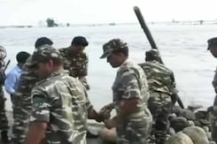 जलपाईगुड़ी में भारी बारिश से बाढ़ जैसे हालात जलपाईगुड़ी में भारी बारिश से बाढ़ जैसे हालात