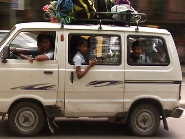 Videos : दिल्‍ली की स्‍कूल वैनों में 'खतरनाक सफर' कर रहे हैं आपके बच्‍चे