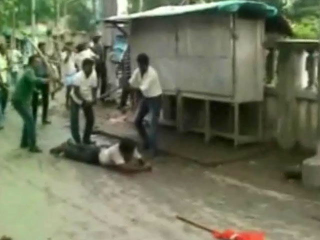 हड़ताल के दौरान प.बंगाल में हिंसा, मुर्शिदाबाद में सीपीएम-तृणमूल समर्थक भिड़े
