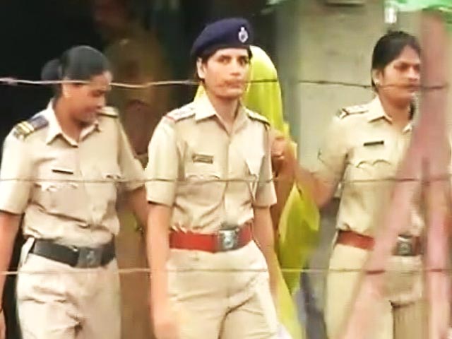 Peter and Indrani Mukerjea Spend Morning at Same Police Station