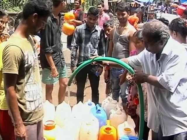 मुंबई में कम बारिश का असर, पानी कटौती से परेशान लोग