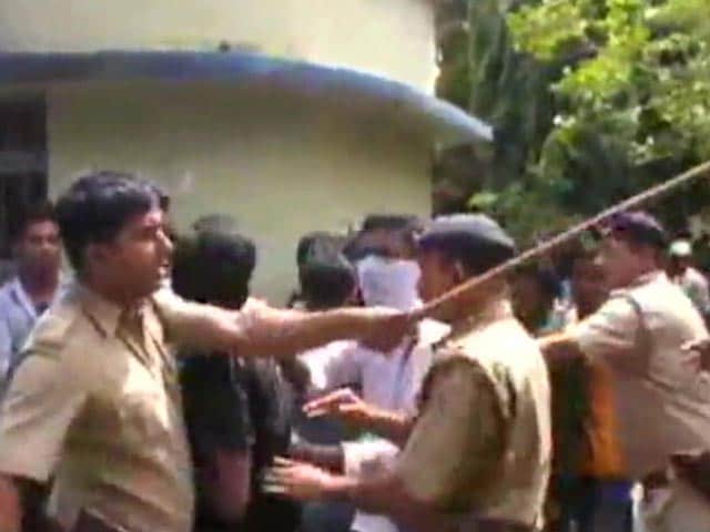 Video : रायगंज-मालदा में छात्रों का हंगामा, यूनिवर्सिटी में बंदूक और बम से हमला