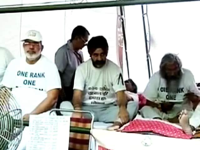OROP पर असमंजस, दिन भर चला मुलाक़ातों का दौर