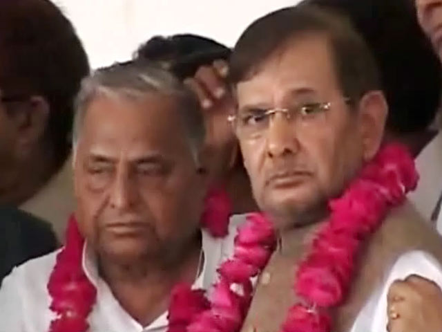 Videos : इंडिया 7 बजे : कम सीटें मिलने से मुलायम नाराज, बिहार में अकेले चुनाव लड़ेगी सपा