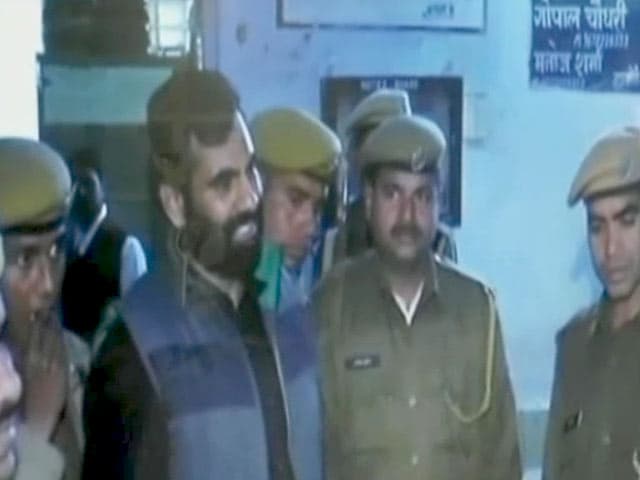 Videos : पुलिस हिरासत से भागा गैंगस्टर, अजमेर से नागौर कोर्ट ले जा रहे थे