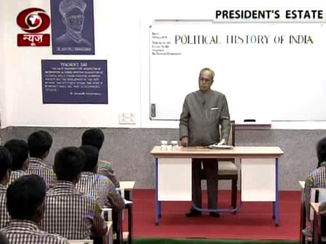President Pranab Mukherjee Turns Teacher For the Day