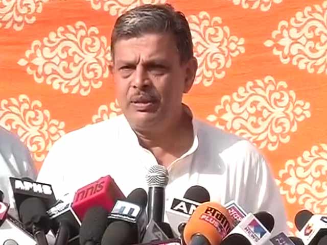 प्राइम टाइम इंट्रो : क्या संघ के 'भाई-भाई' वाले बयान के बाद अब उफा की उल्फत रंग लाएगी?