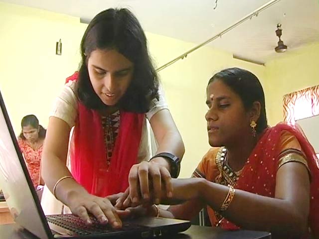 Video : Visually Impaired Teacher Helps Others See the World