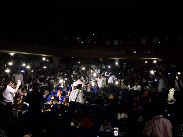 For Nana Patekar, a Roomful of Cellphones Turned Into Torches