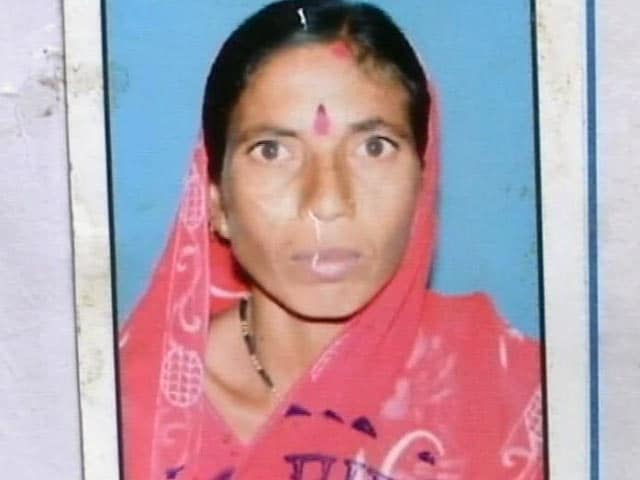 Video : Unable to Feed 5 Children, Farmer Sets Herself on Fire in Maharashtra