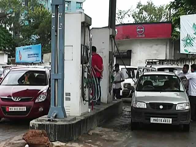 Videos : देश में सबसे महंगा पेट्रोल मणिपुर में, बिक रहा है 200 रुपये लीटर