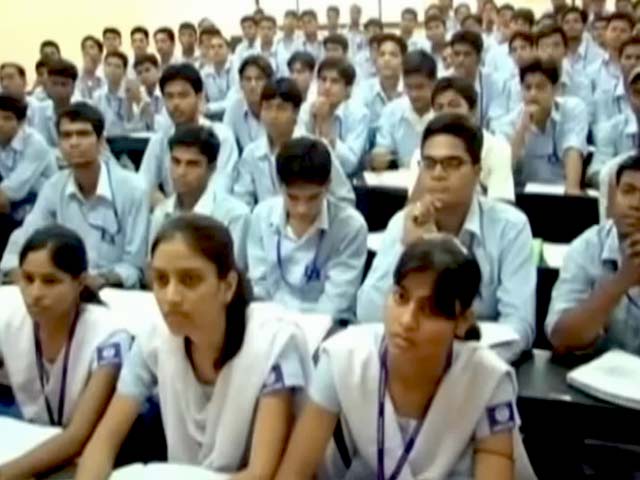 Videos : कोटा : छात्रों की खुदकुशी से बढ़ी चिंता, करियर के दबाव में हारती जिंदगी?