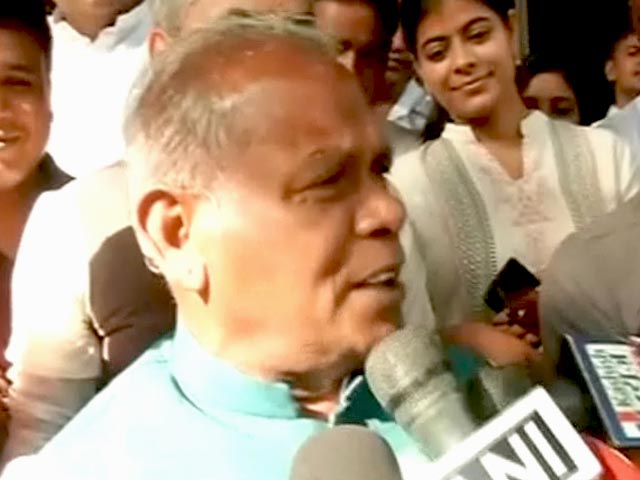 चुनाव के ऐलान के साथ ही पासवान और मांझी हुए एक, मांझी बोले- 'पासवान बड़े भाई जैसे'