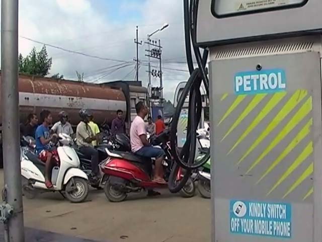 Videos : नेशनल रिपोर्टर : दो हाइवे बंद होने से मणिपुर में पेट्रोल की किल्लत