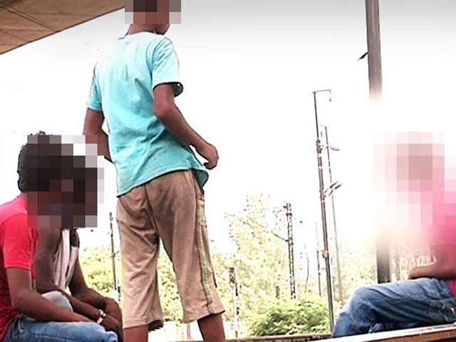 For a Cheap High, Delhi's Homeless Children Sniff Industrial Glue