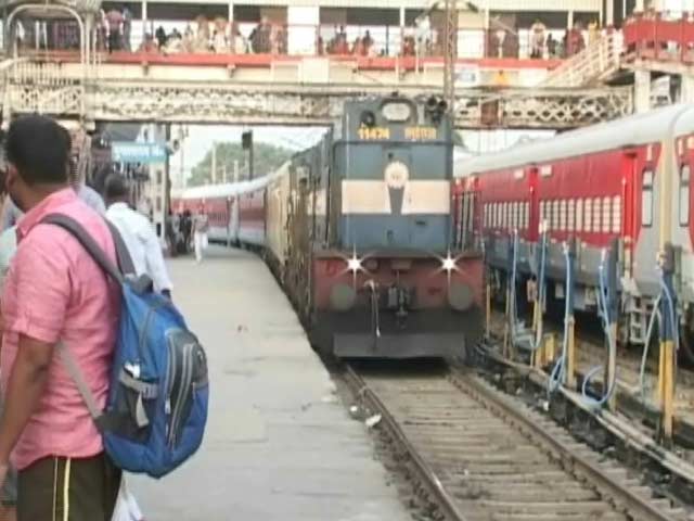 Videos : बिहार के लोगों को विकास दिखाने ट्रेन से मुंबई ले गई बीजेपी
