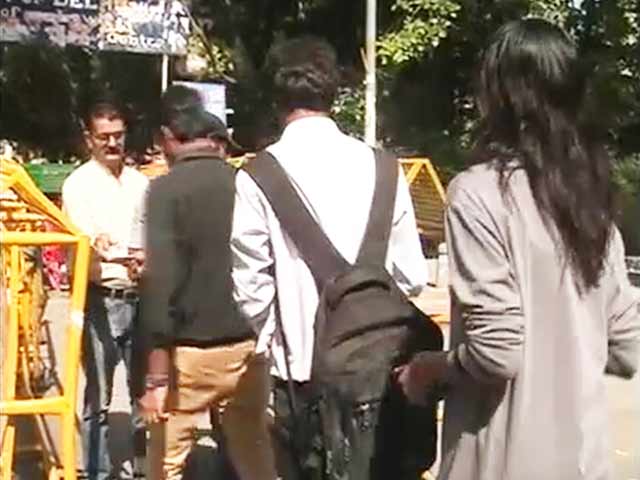 Video : Over 1 lakh Students Vote in Delhi University Elections