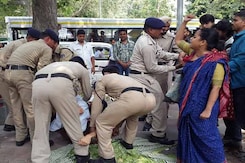 FTII Students Hold Hunger Strike In Delhi, Removed From Protest Site FTII Students Hold Hunger Strike In Delhi, Removed From Protest Site