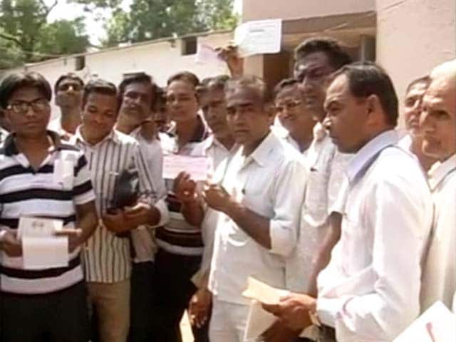 Video : Patels in Gujarat Are Emptying Bank Accounts to Rattle Government