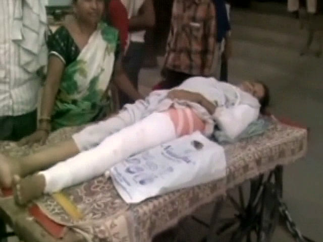 In Agra, Patients on Carts, Garbage Bins Ride Stretchers