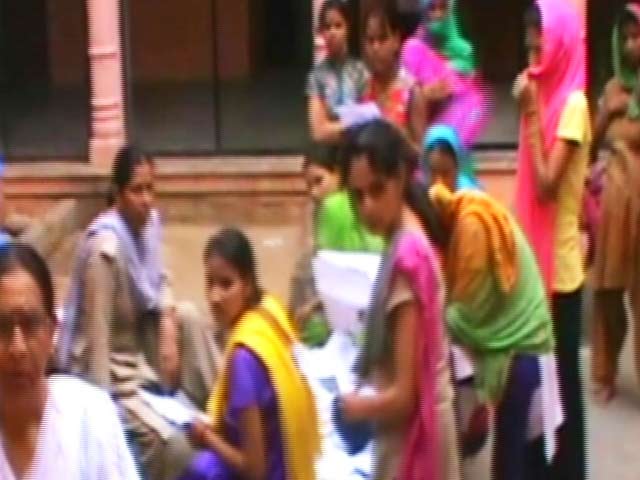 Video : मथुरा में नारी निकेतन से 20 महिलाओं को भगाया, 18 पकड़ी गईं
