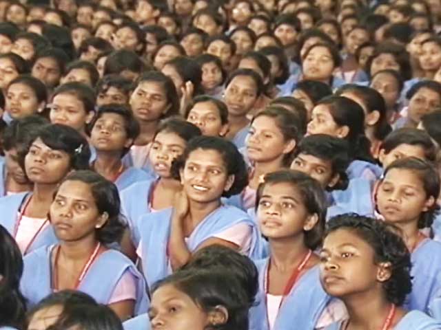 शिक्षा की ओर : साधना गांव में बच्चों की संवरती तकदीरें