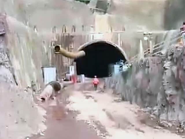 9 Days in a Tunnel: Efforts to Rescue Trapped Men in Final Stages