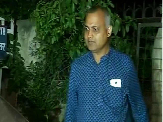 हाइकोर्ट ने अग्रिम जमानत याचिका की खारिज, सोमनाथ के घर और दफ्तर पर पुलिस की दबिश