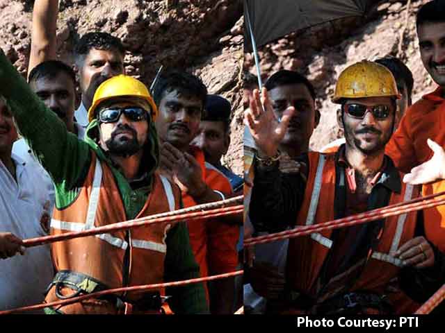 Ate Paper, Say Men Who Survived 9 Days in Tunnel