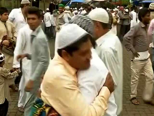 Videos : देशभर में मनाया गया ईद-उल-जुहा, देखिए जामा मस्जिद से खास तस्वीरें
