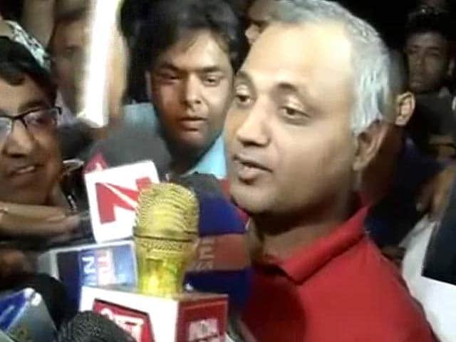 Video : Somnath Bharti Surrenders Hours After Supreme Court Deadline